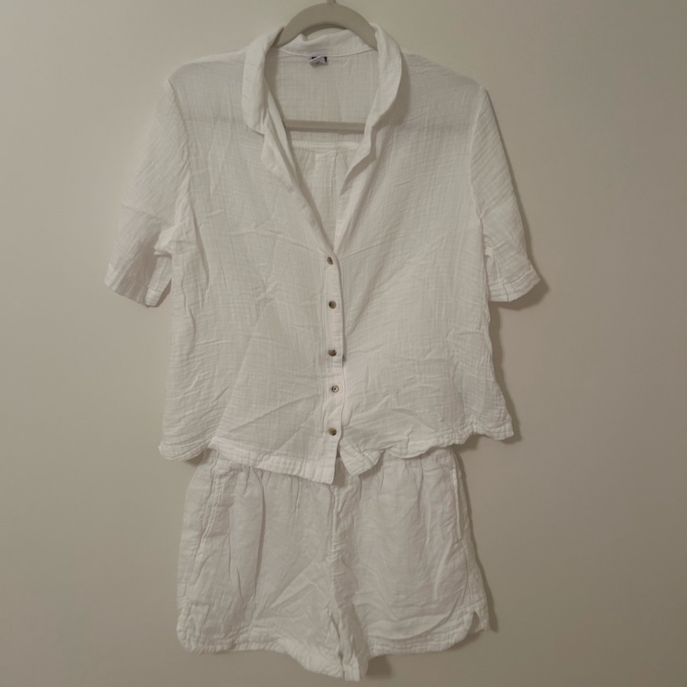 Old Navy White Women Shorts Set